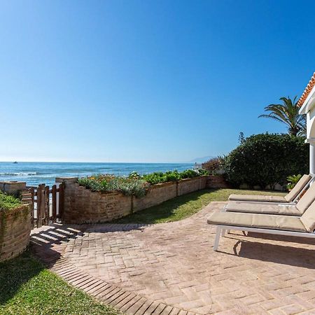 Charming Villa On The Seafront Marbella Kültér fotó