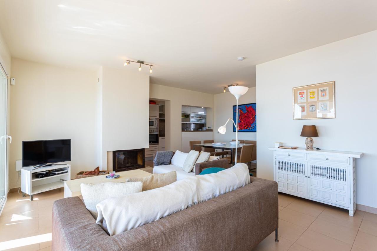Charming Villa On The Seafront Marbella Kültér fotó