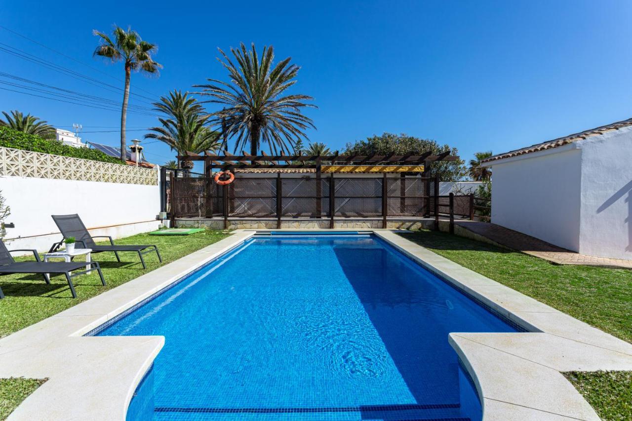 Charming Villa On The Seafront Marbella Kültér fotó