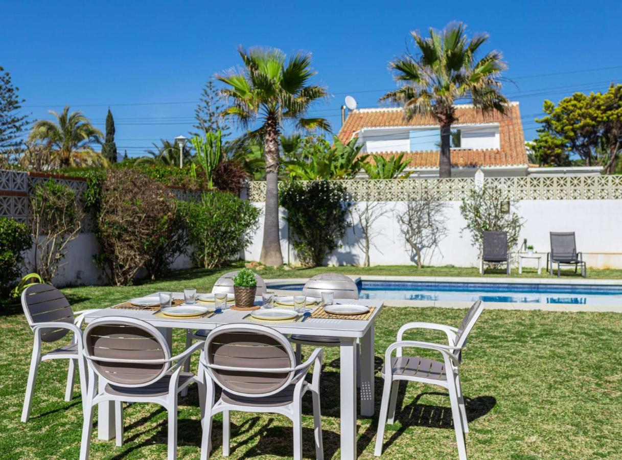 Charming Villa On The Seafront Marbella Kültér fotó