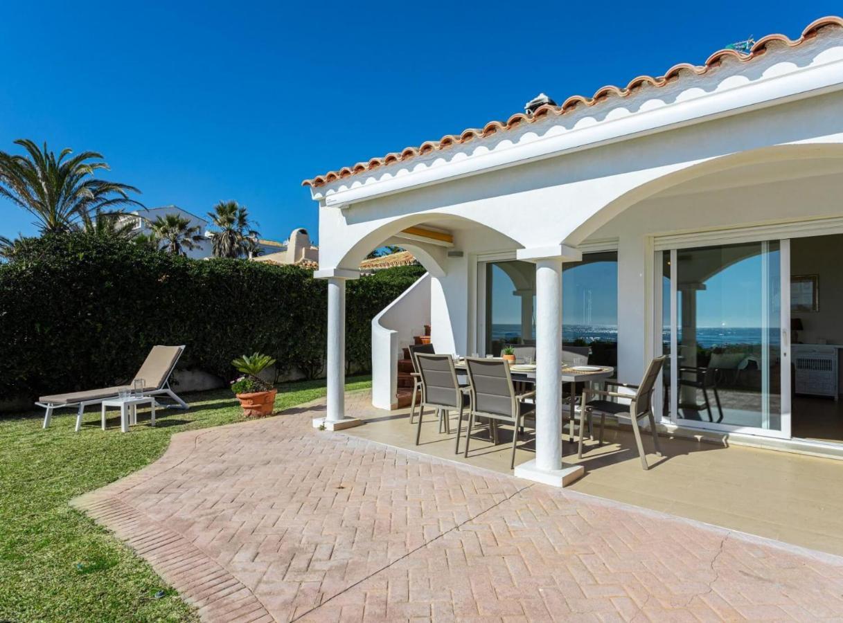 Charming Villa On The Seafront Marbella Kültér fotó