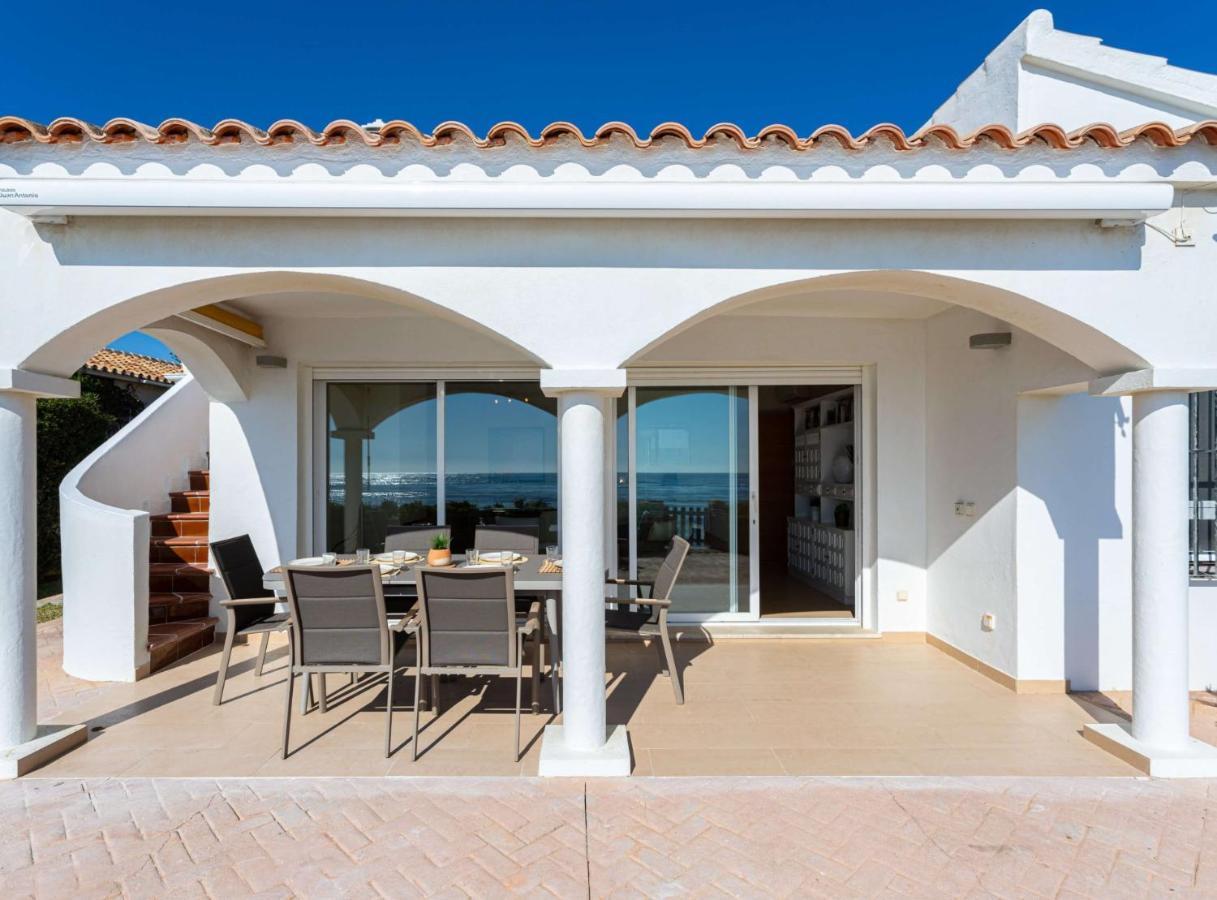 Charming Villa On The Seafront Marbella Kültér fotó